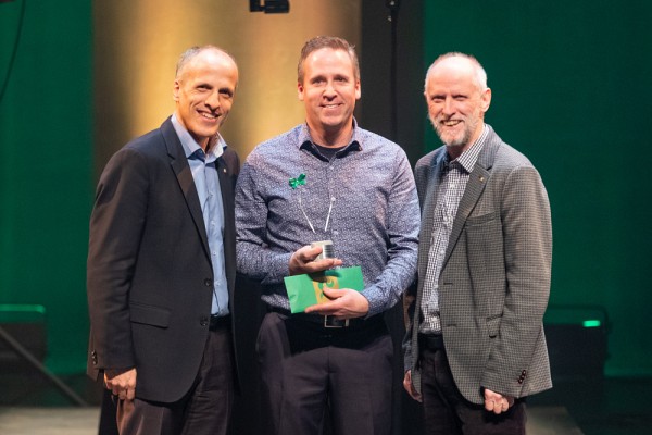 Denis Roy, prix Qualit&eacute; de service