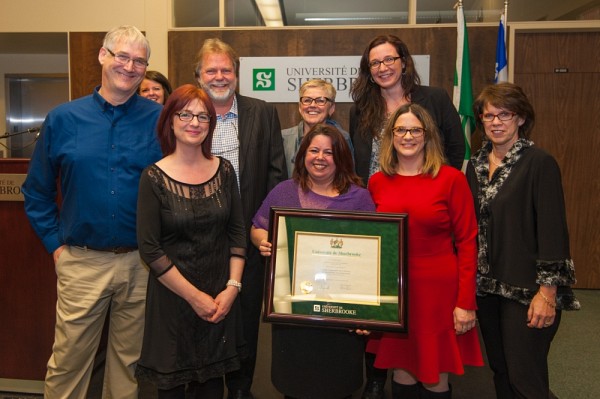 L'&eacute;quipe responsable de la r&eacute;forme du baccalaur&eacute;at en service social a re&ccedil;u le prix Grande distinction volet &laquo;&nbsp;&eacute;quipe&nbsp;&raquo;.