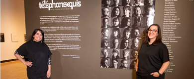 M&eacute;lanie No&euml;l, dipl&ocirc;m&eacute;e de l'&Eacute;cole de gestion et Pascale Rousseau, employ&eacute;e au Service des communications.