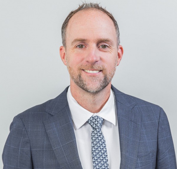 David Julien, dipl&ocirc;m&eacute; de la Facult&eacute;. des lettres et sciences humaines