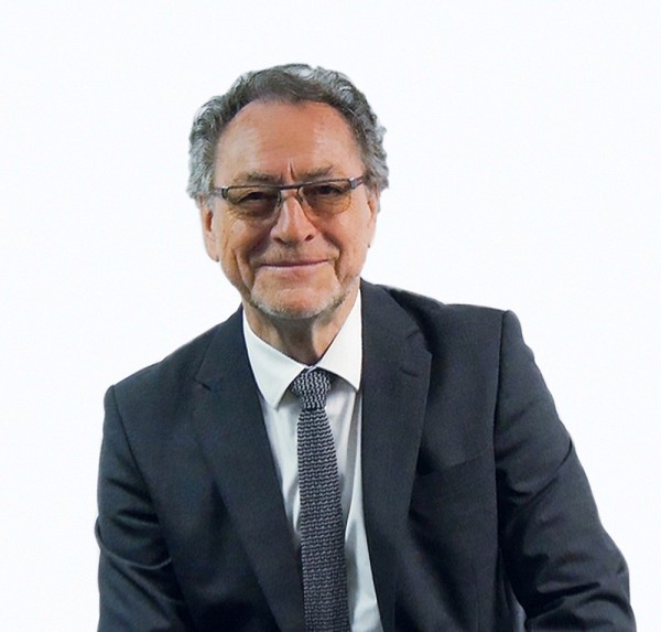 Marius Cloutier, dipl&ocirc;m&eacute; de la Facult&eacute; de g&eacute;nie