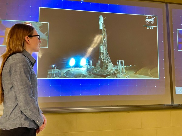 La professeure M&eacute;lanie Trudel lors du lancement.