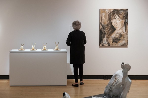 La galerie d'art Antoine-Sirois du Campus principal offre un contact privil&eacute;gi&eacute; avec l'art et ses nombreux b&eacute;n&eacute;fices.