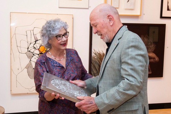 En compagnie de Luc LaRochelle, grand collectionneur d'&oelig;uvres d'art,&nbsp;copr&eacute;sident du secteur&nbsp;&laquo;&nbsp;arts et culture&nbsp;&raquo; de la Grande Campagne de l'UdeS.