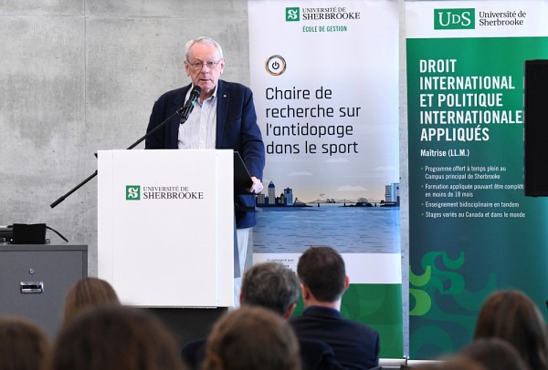 Dans le cadre du colloque, pr&eacute;sentation de Me Dick Pound, pr&eacute;sident fondateur de l&rsquo;Agence mondiale antidopage et membre du Comit&eacute; international olympique, sur&nbsp;Les diff&eacute;rents rapports d&rsquo;enqu&ecirc;tes sur le syst&egrave;me de dopage en Russie.