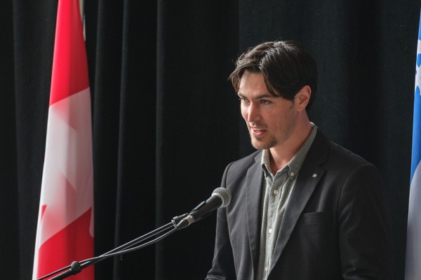 M. Hugo Dionne, attach&eacute; de presse pour Genevi&egrave;ve H&eacute;bert