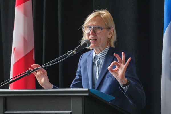 Mme&nbsp;Roseann O'Reilly Runte, de la FCI