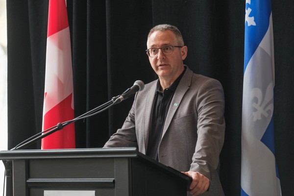 Le professeur Peter Moffett