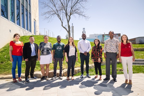 Les livres de la biblioth&egrave;que vivante avec les organisatrices : B&eacute;n&eacute;dicte Th&eacute;rien et Fran&ccedil;oise Bleys