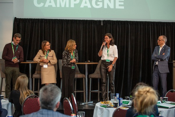 Julie Godin partage la copr&eacute;sidence d'honneur avec Matthew Cassar, cofondateur et cochef de la direction chez Sherweb, Karinne Bouchard, administratrice de soci&eacute;t&eacute;s et membre du conseil d&rsquo;administration d&rsquo;Alimentation Couche-tard, Monique Leroux, administratrice de soci&eacute;t&eacute;s et conseill&egrave;re principale chez Fiera Capital inc. et Julie Godin, copr&eacute;sidente du conseil, vice-pr&eacute;sidente ex&eacute;cutive, Planification et d&eacute;veloppement strat&eacute;gique de CGI.