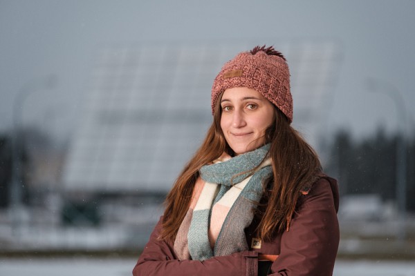 La professeure Gwena&euml;lle Hamon est titulaire de la Chaire de recherche en technologies d&rsquo;assemblage micro&eacute;lectroniques pour l&rsquo;&eacute;nergie et l&rsquo;opto&eacute;lectrique.