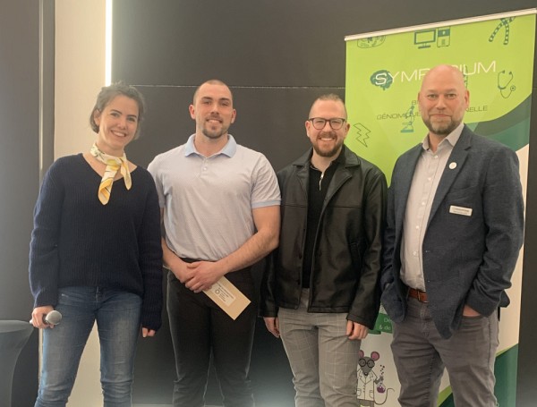 R&eacute;cipiendaire du 1er prix : Olivier Dionne, accompagn&eacute; des repr&eacute;sentants de Nanopore Technologies ainsi que de notre invit&eacute;e L&eacute;a Kaufmann