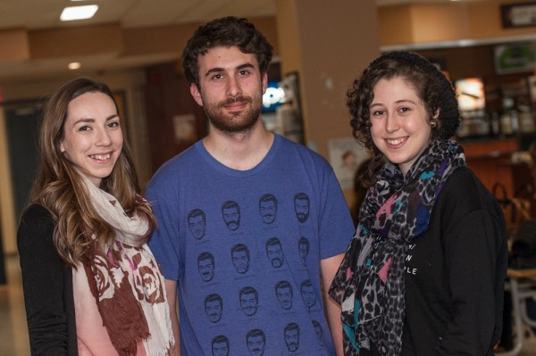 Milca Bibeau, Charles Coupal-Jett&eacute; et Marie-Laurence Raby sont les &eacute;tudiants de l'UdeS derri&egrave;re la semaine de sensibilisation pour l'accueil des r&eacute;fugi&eacute;s syriens