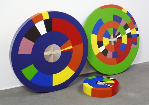 COZIC, PAR EN TH&Egrave;SE, 2012. Bois, acrylique, sable, tissu, 120 x 260 x 70 cm.