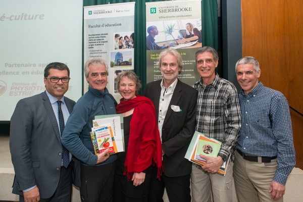 Le prix d'&Eacute;ducation-Sant&eacute;-Culture Denys Leclaire a &eacute;t&eacute; remis &agrave; M. Laurent P&eacute;loquin (2e) et &agrave; M. Marc Perron (5e). M. Perron est le cr&eacute;ateur du programme Sant&eacute; globale, qui rejoint plus de 8000 &eacute;l&egrave;ves du secondaire &agrave; travers le Qu&eacute;bec. M. P&eacute;loquin est quant &agrave; lui l'instigateur de l'activit&eacute; de financement R&eacute;cits de montagne, associ&eacute;e au programme Sant&eacute; globale. Aussi sur la photo : le doyen Serge Striganuk (1er), la Pre H&eacute;l&egrave;ne Guy, M. Fran&ccedil;ois Lanct&ocirc;t (4e) et M. Denys Leclaire.