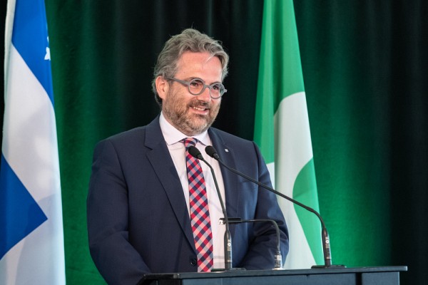 Le Pr&nbsp;Vincent Aimez, vice-recteur &agrave; la valorisation et aux partenariats