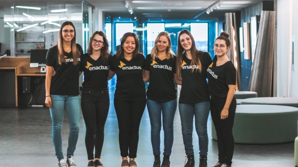 L'&eacute;quipe de Nourrir l'&eacute;change, &agrave; l'hiver 2018, alors qu'Amy est gestionnaire de communaut&eacute;