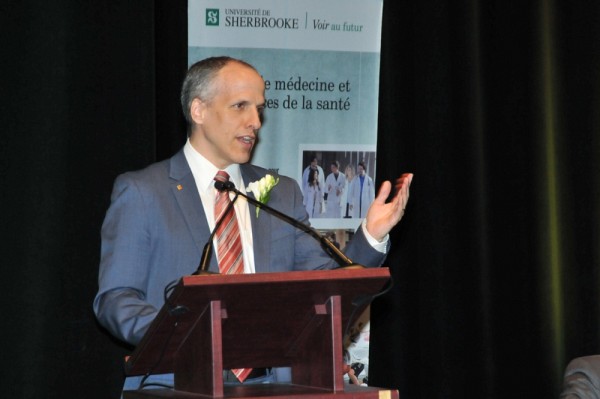 L'assermentation &laquo;rappelle aux nouveaux m&eacute;decins qu'ils sont li&eacute;s par des obligations l&eacute;gales, morales et &eacute;thiques&raquo;, a mentionn&eacute; le doyen Pierre Cossette.