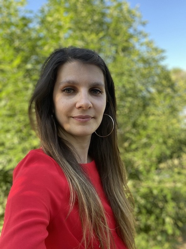 Adina Panchea, postdoctorante et coordonnatrice du projet FRMI.