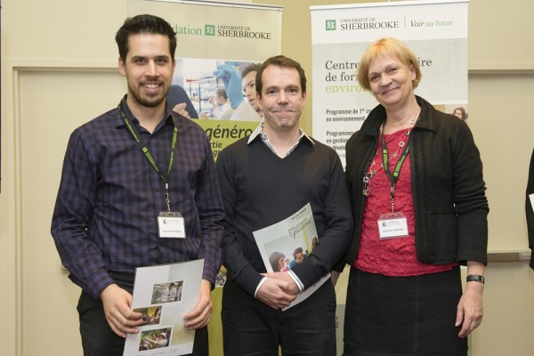 Bourses Groupe SM - MM. Laurent Da Silva, Jean-Luc Pelletier, r&eacute;cipiendaires et Mme Carmen Pelletier, directrice, Am&eacute;nagement et environnement, Groupe SM.