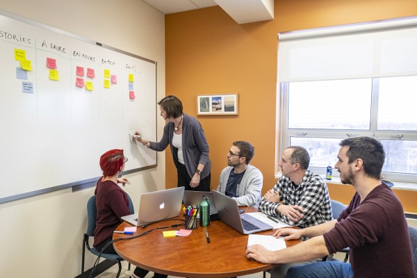 Dans ses pratiques de gestion, l&rsquo;UdeS souhaite permettre &agrave; chacun et chacune d&rsquo;exercer un pouvoir sur son propre d&eacute;veloppement dans l&rsquo;organisation.