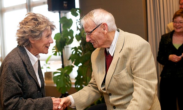 Mme Cl&eacute;mence DesRochers et Dr G&eacute;rard L. Larouche