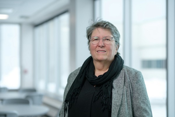 La solide exp&eacute;rience de Louise R. Bertrand en mati&egrave;re de d&eacute;veloppement et d'accompagnement professionnels lui a permis de r&eacute;viser la d&eacute;marche d'accompagnement offerte aux stagiaires &agrave; la faveur de l'int&eacute;gration de comp&eacute;tences li&eacute;es aux ODD.