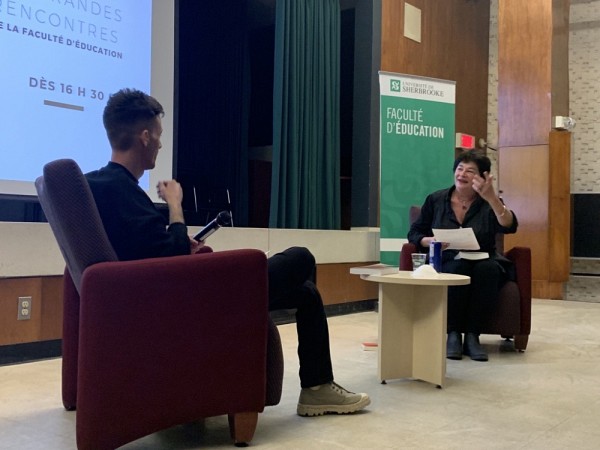 Suzanne-G. Chartrand, rappelant l'importance d'avoir des professeurs qui aiment lire et &eacute;crire.