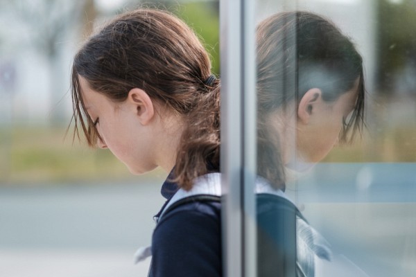 En identifiant et en rempla&ccedil;ant des pens&eacute;es n&eacute;gatives par des pens&eacute;es plus adapt&eacute;es, et en encourageant des habitudes de vie et comportements plus sains, les strat&eacute;gies de th&eacute;rapie cognitive-comportementale (TCC) peuvent aider &agrave; mieux g&eacute;rer les troubles anxieux.