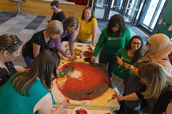 En nouveaut&eacute; pour cette &eacute;dition, le d&eacute;fi hebdomadaire propos&eacute; aux membres du personnel int&egrave;gre une dimension culturelle.
