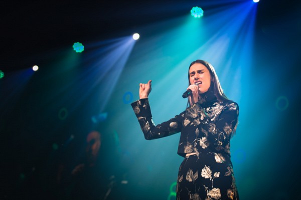 La chanson Brother Louie a &eacute;t&eacute; interpr&eacute;t&eacute;e durant l'hommage &agrave; Me Luc R. Borduas.