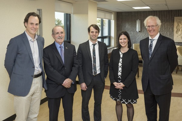 S&eacute;bastien Lebel-Grenier, Jean-Louis Baudouin, Maxime St-Hilaire et Marie-Claude Desjardins en compagnie de Me Louis Boss&eacute;, directeur des publications aux &Eacute;ditions Yvon-Blais