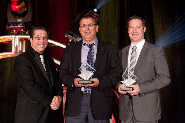 Jean-Louis Legault, de l'ADRIQ, Arezki Tagnit-Hamou et Mario Quintin, de la SAQ.