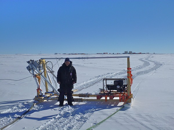 Les radiom&egrave;tres micro-ondes utilis&eacute;s sur le terrain sont des r&eacute;pliques miniatures de ceux employ&eacute;s dans les satellites en orbite.