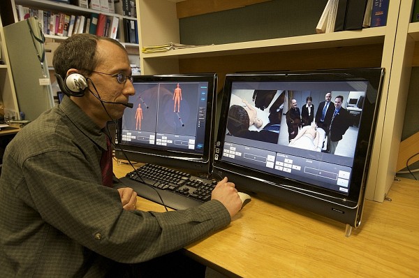 L'appareil de t&eacute;l&eacute;assistance en salle d'urgence a fait l'objet d'une d&eacute;monstration le 3&nbsp;d&eacute;cembre.
