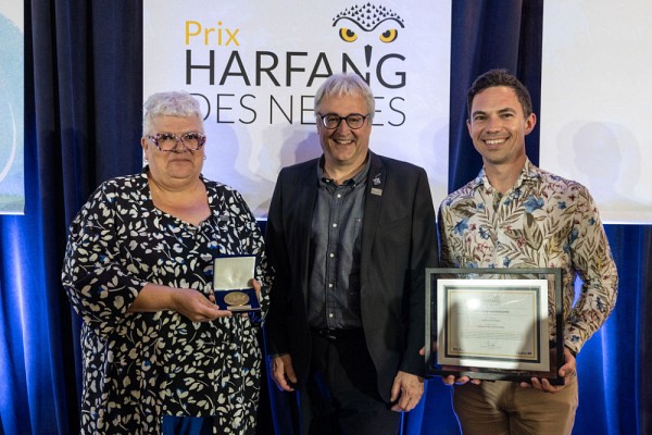 Andr&eacute;e Gignac, directrice g&eacute;n&eacute;rale sortante chez Les Clubs-4H du Qu&eacute;bec, Pierre Durfour, ministre des For&ecirc;ts, de la Faune et des Parc, et Jean-Philippe Ayotte-Beaudet, directeur du CREAS