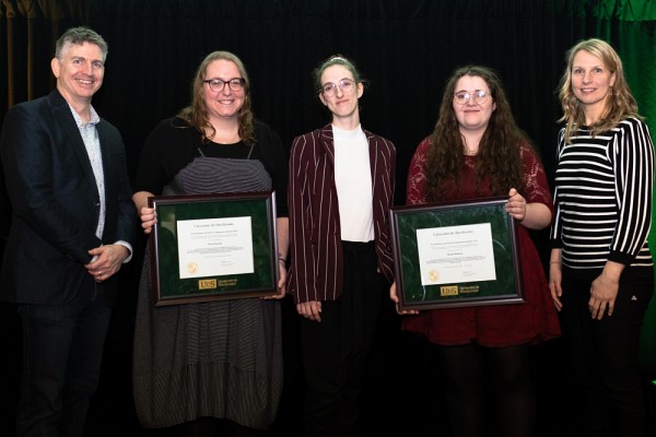 Trois &eacute;tudiantes de la Facult&eacute; d'&eacute;ducation se sont d&eacute;marqu&eacute;es lors de la&nbsp;39e&nbsp;c&eacute;r&eacute;monie du D&eacute;fi de l&rsquo;engagement &eacute;tudiant : Kara Edward, laur&eacute;ate du Prix Constance, Am&eacute;lie G&eacute;linas, candidate &agrave; l'obtention de la M&eacute;daille du Lieutenant-gouverneur pour la jeunesse, et Elanor Willems, laur&eacute;ate du Prix &Eacute;quit&eacute;, diversit&eacute; et inclusion (EDI).