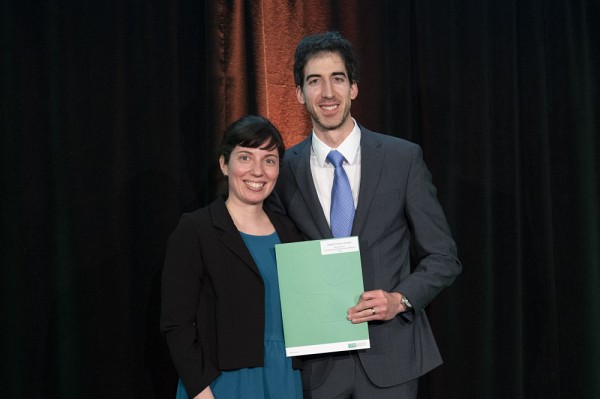 Le Pr Charles-&Eacute;tienne Daniel en compagnie de la Pre H&eacute;l&egrave;ne Mayrand.