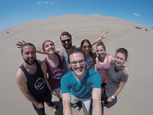 Visite inoubliable &agrave; Huacachina, une oasis dans le d&eacute;sert o&ugrave; l&rsquo;on trouve de belles auberges de jeunesse. &laquo;&nbsp;On a visit&eacute; le d&eacute;sert avec les 