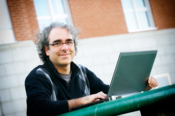 Une &eacute;quipe d&rsquo;experts de l'Universit&eacute; de Sherbrooke compos&eacute;e de professeurs et d&rsquo;&eacute;tudiants au cycle sup&eacute;rieur en fiscalit&eacute;, sous la direction du directeur du d&eacute;partement Luc Godbout, sera mobilis&eacute;e pour r&eacute;pondre aux questions.