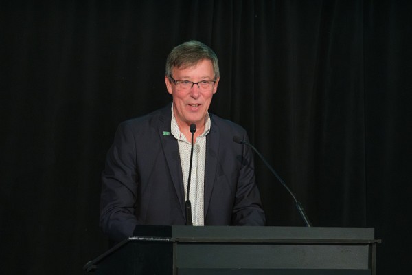 Pour le recteur de l&rsquo;Universit&eacute; de Sherbrooke, Jean-Pierre Perreault, l&rsquo;appui de notre communaut&eacute; universitaire &agrave; la campagne Centraide est essentiel pour offrir une aide pr&eacute;cieuse &agrave; plusieurs dizaines de milliers de personnes.