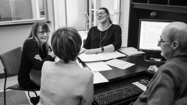 &Agrave; travers ses interactions, Lise fait preuve de consid&eacute;ration face aux autres, &eacute;tant &agrave; l'&eacute;coute de leurs points de vue, id&eacute;es, croyances et r&eacute;alit&eacute;s.