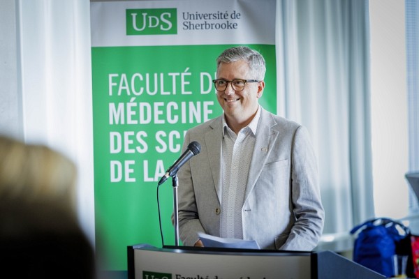 Pr Louis Valiquette, doyen de la Facult&eacute; de m&eacute;decine et des sciences de la sant&eacute;.