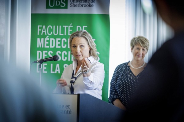 Pre Annie Ouellet,&nbsp;titulaire de la&nbsp;Chaire de recherche Val&eacute;rie V&eacute;ronneau en m&eacute;decine&nbsp;f&oelig;tale&nbsp;et maternelle.