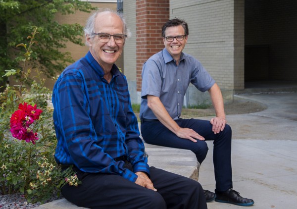 Andr&eacute; Fontaine et le doyen de la Facult&eacute; de g&eacute;nie,&nbsp;Patrik Doucet.