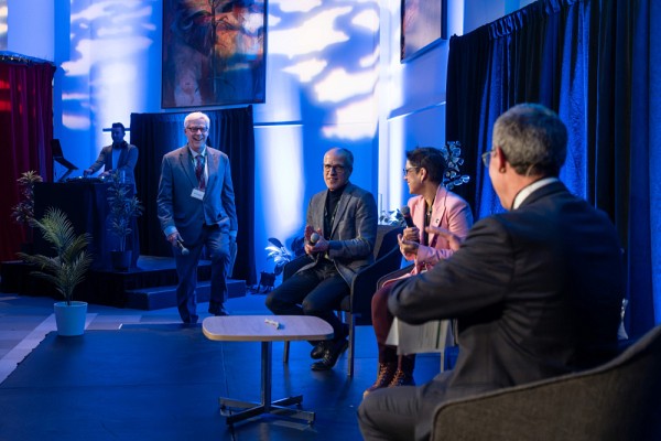 Les personnes &eacute;tudiantes et les personnes donatrices ont pu assister &agrave; des discussions riches et inspirantes sur la recherche et son importance dans la soci&eacute;t&eacute;.