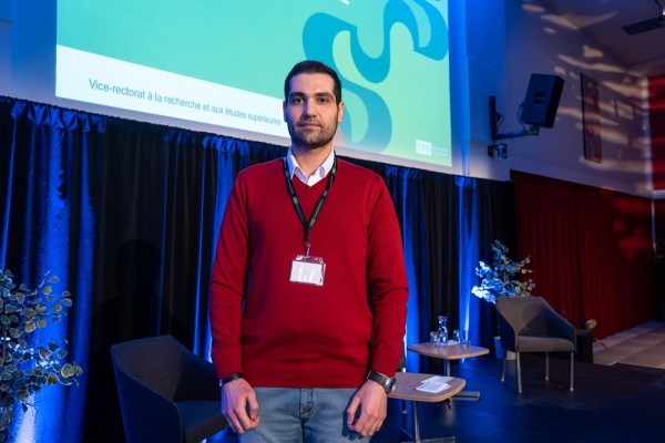 Sous la supervision du professeur Mikhail Sori, Soroush Entezari r&eacute;alise son projet de doctorat en g&eacute;nie m&eacute;canique, qui porte sur l&rsquo;optimisation des r&eacute;seaux d&rsquo;&eacute;changeurs de chaleur dans les syst&egrave;mes de chauffage et de refroidissement des serres.