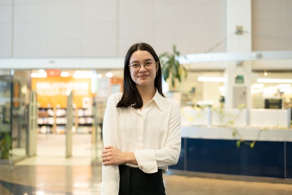 Jasmine Duplessis, repr&eacute;sentante de l'UdeS &agrave; la finale qu&eacute;b&eacute;coise du concours.