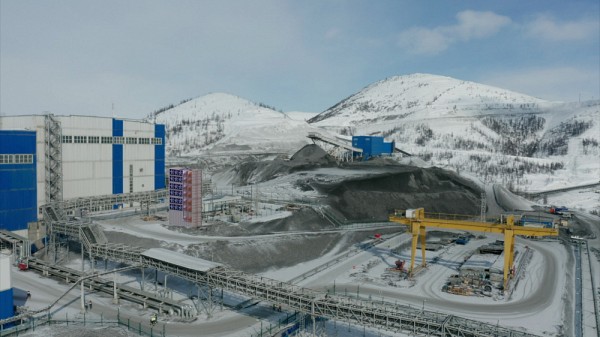 Le syst&egrave;me pourra &ecirc;tre install&eacute; directement sur les sites de d&eacute;chets d'amiante, o&ugrave; le CO2 capt&eacute; servira &agrave; la d&eacute;contamination.