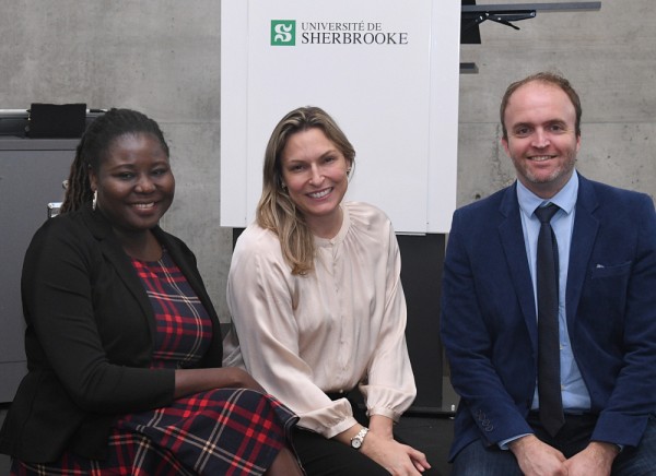 Micheline Somda, candidate au doctorat et charg&eacute;e de cours &agrave; la Facult&eacute; de droit,&nbsp;Genevi&egrave;ve Dufour, professeure &agrave; la Facult&eacute; de droit, et David Pavot, professeur &agrave; l'&Eacute;cole de gestion et titulaire de la Chaire de recherche sur l&rsquo;antidopage dans le sport